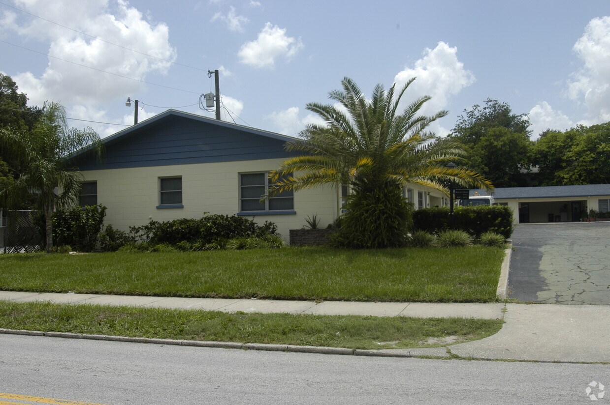 Building Photo - 909-915 E Orange St