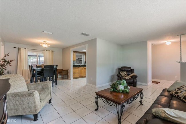 Foto del edificio - 3 br, 2 bath House - 4540 Debbie Ln