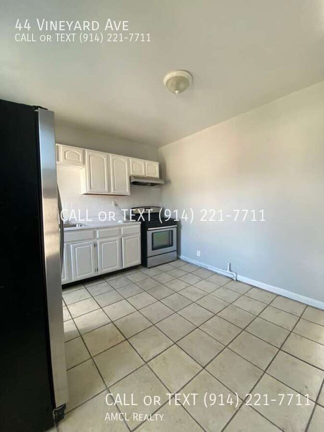 Photo - 44 Vineyard Ave Apartment