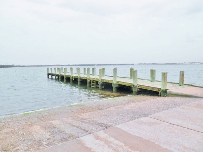 Foto del edificio - Beautiful 3 Bedroom Duplex by the Beach! A...
