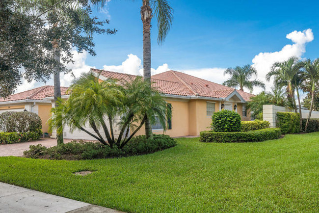 Building Photo - 5047 Magnolia Bay Cir