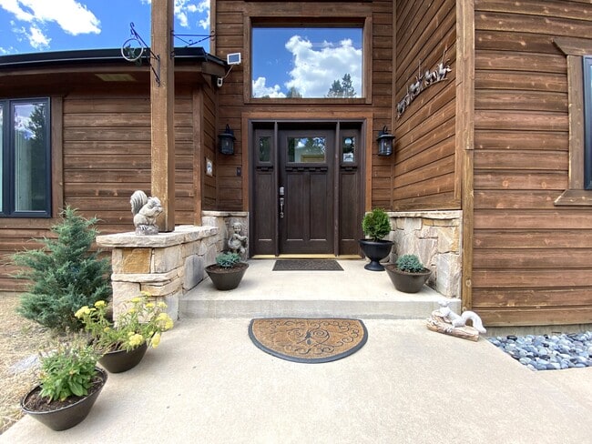 Building Photo - 28 Valley View Ln