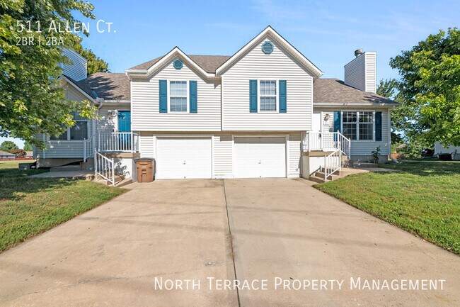 Building Photo - ?? Upgraded Townhouse w/ Garage & Huge Yar...