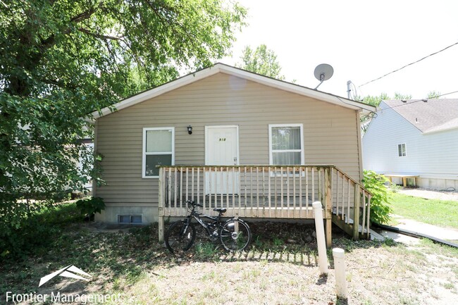 4 br, 2 bath House - 918 Osage St photo'