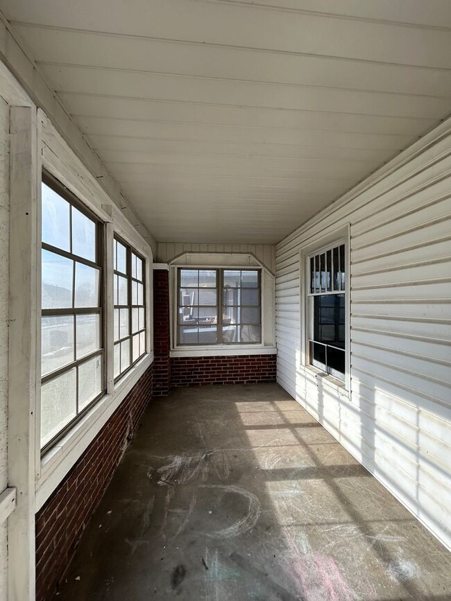 Foto del edificio - Updated 3-Bedroom, 1-Bathroom Home – $1,40...