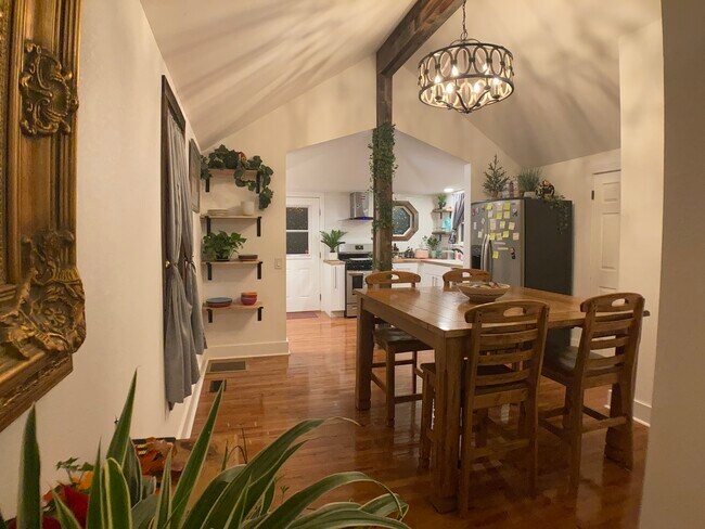 Photo - 301 4th St House