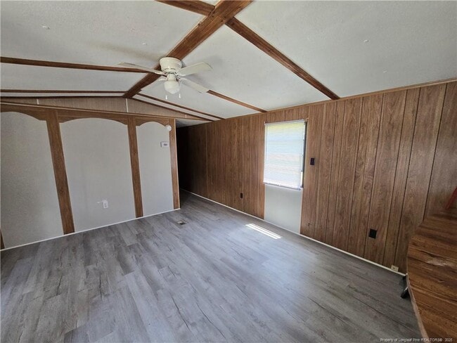 Building Photo - 1581 Rim Rd