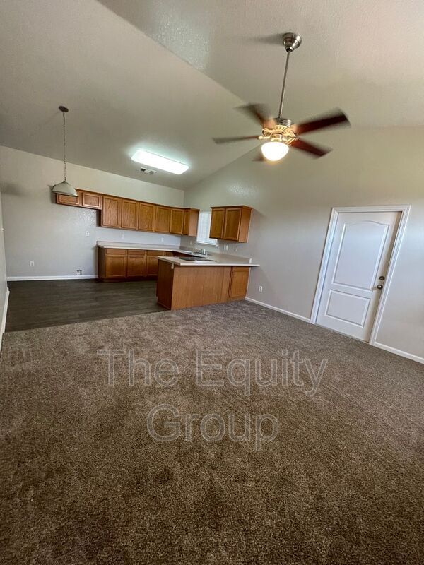 Building Photo - 2919 S Sallee Ct