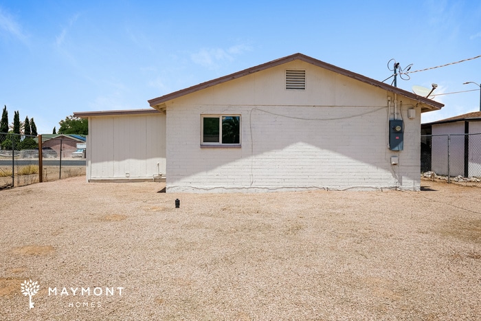 Building Photo - 251 W Harding Ave