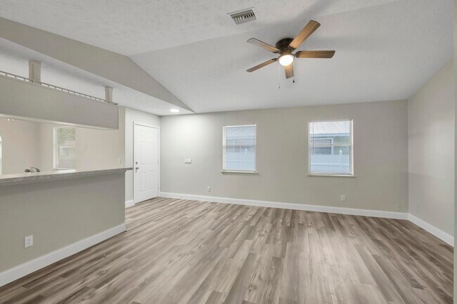 Foto del edificio - 1350 20th Ave SW