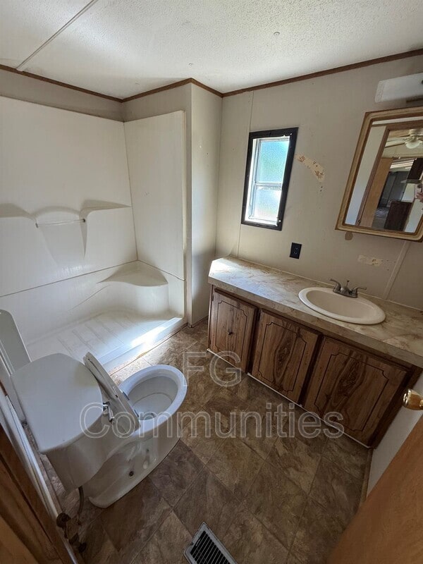 Building Photo - 3608 Shady Acres Ln