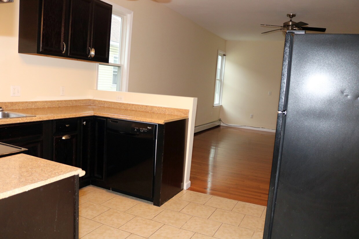 Primary Photo - 934 Capouse Ave