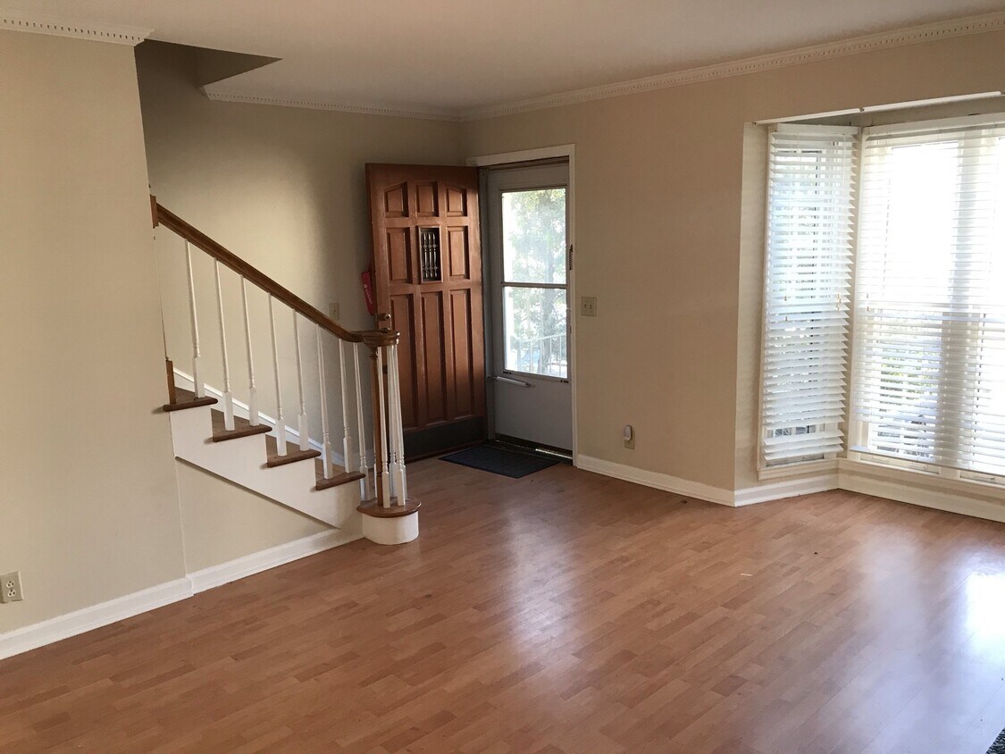 Primary Photo - 2629 Blakemore Ave