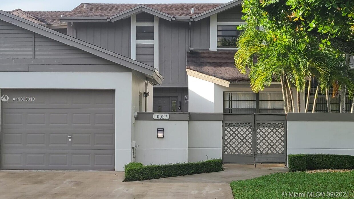 Primary Photo - 10027 NW 52nd Terrace
