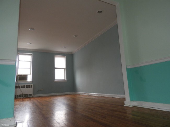 Building Photo - 10807 65th Rd