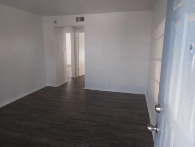 Foto del edificio - 621 Baker St