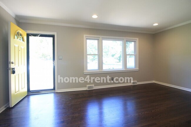 Foto del edificio - 7605 Colonial Dr