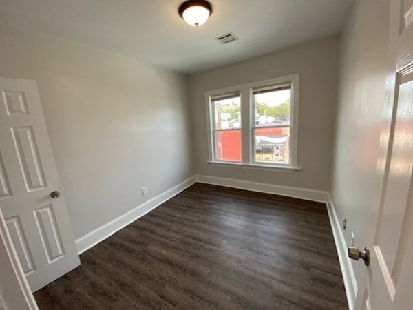 Building Photo - 182 Salem St