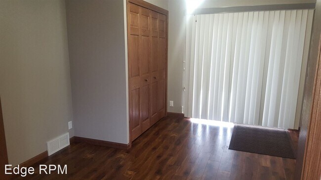 Building Photo - 2 br, 1 bath House - 2735 E Washburn Road