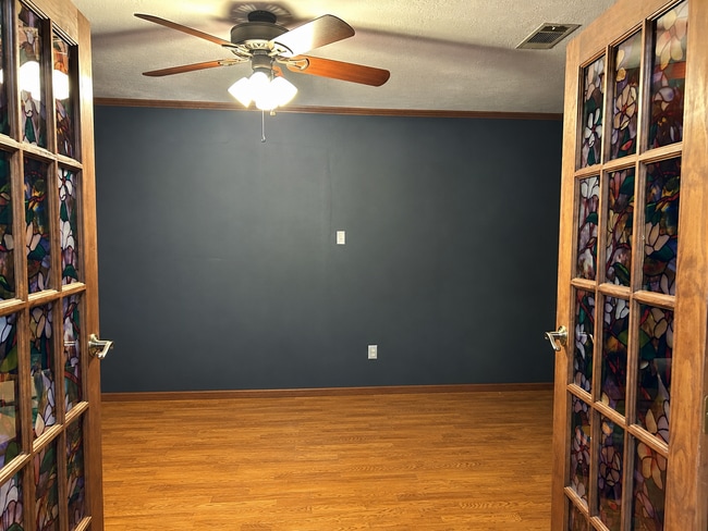 Building Photo - 3 Bedroom 2.5 Bath Home Tucked in Cul-de-sac!! Available NOW!
