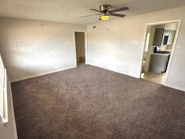 Building Photo - AVAILABLE NOW!!! Classic Red-Brick 4-Bed, 1-Bath Home (Near I35!)