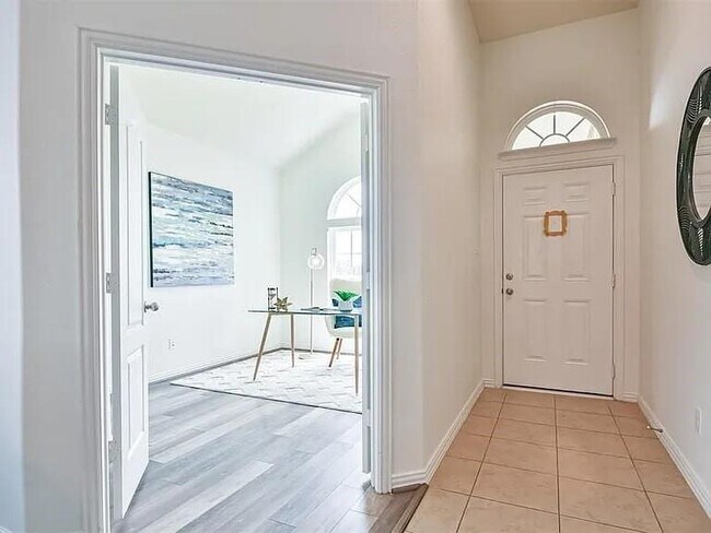 Building Photo - 2125 Sand Ridge Dr