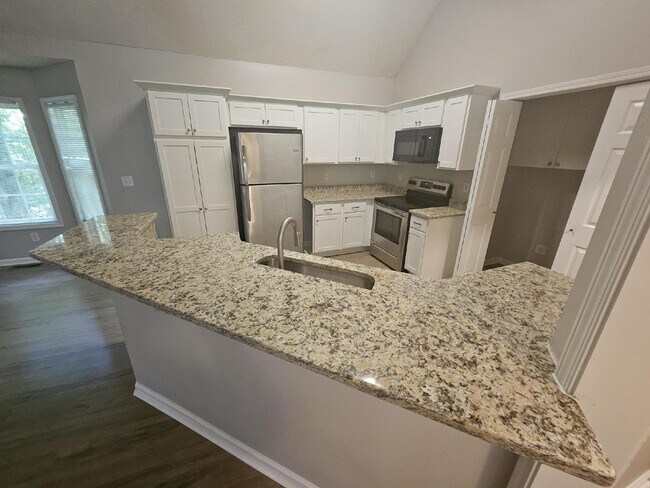Building Photo - LEASE PENDING "Charming 3-Bedroom Haven wi...