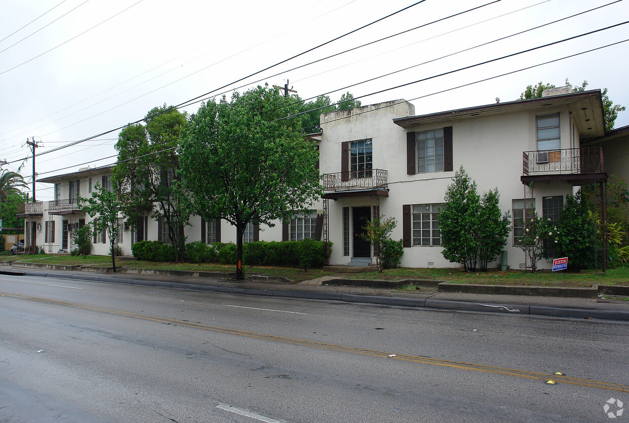 Foto del edificio - La Bella Apartments