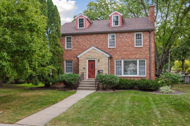 Building Photo - 3001 McKinley St NE