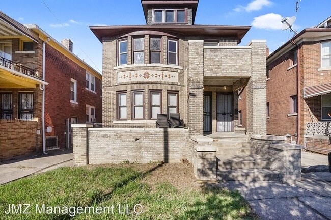 Building Photo - 3 br, 1 bath House - 3322 West Grand St. U...