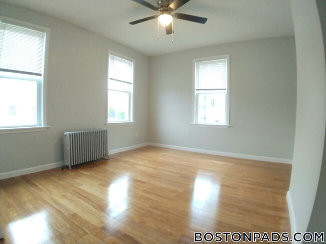 Building Photo - 108 Boston St