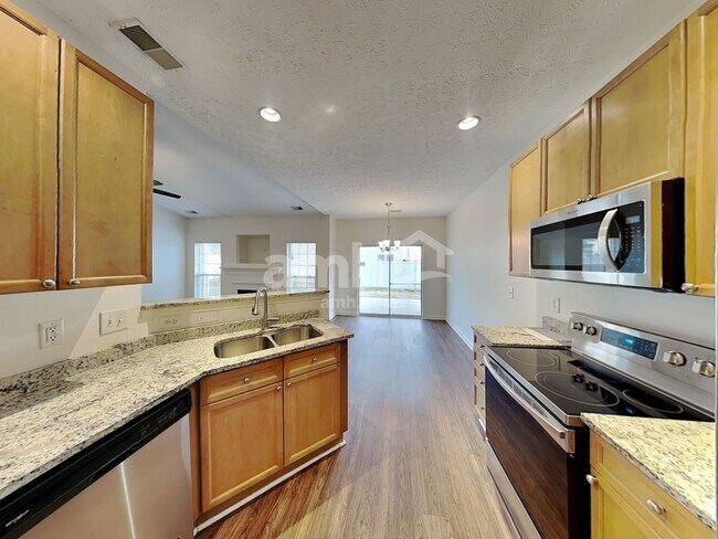 Foto del edificio - 432 Creekside Ln