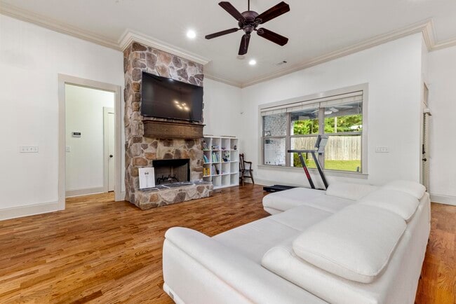 Foto del edificio - 1896 Blue Creek Ln