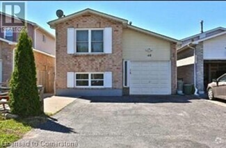 Building Photo - 68 Broadlands Crescent