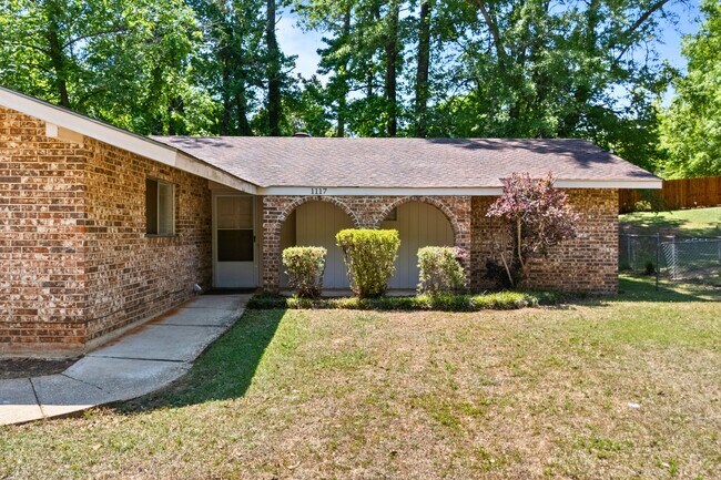 Foto del edificio - 1117 Rustic Ridge Rd
