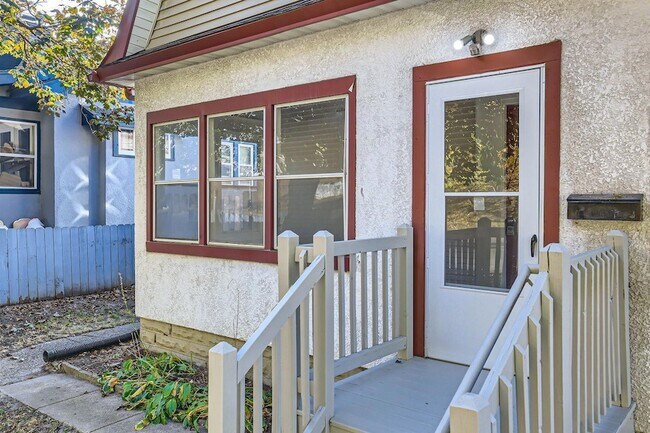 Foto del edificio - 3715 N Lyndale Ave