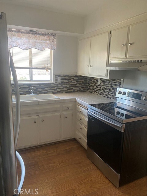 Building Photo - 43353 Acacia E Ave