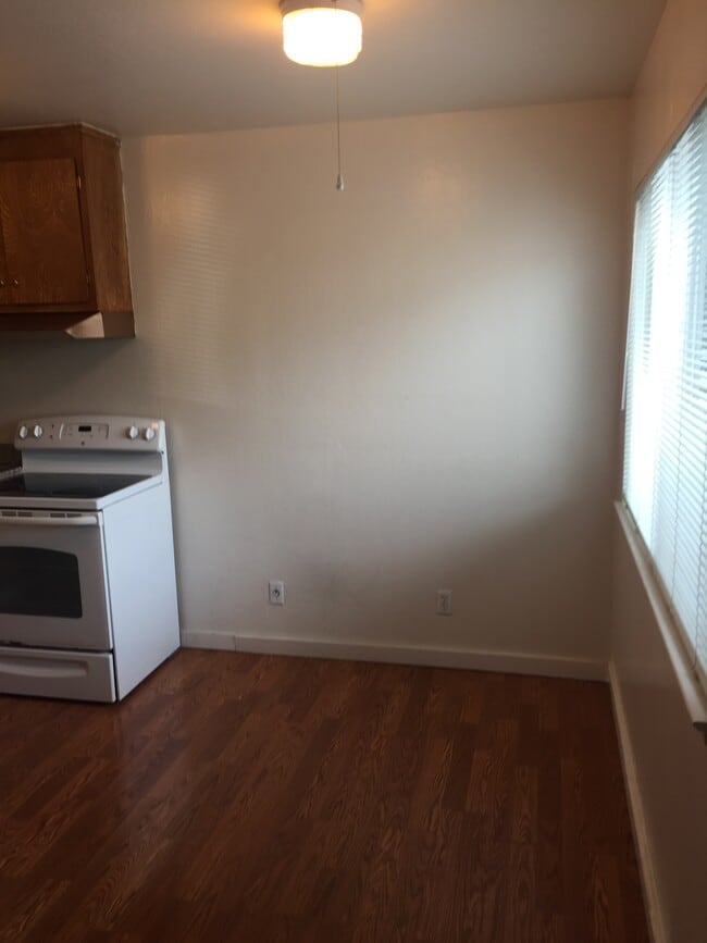 Building Photo - 800 Solano Ave