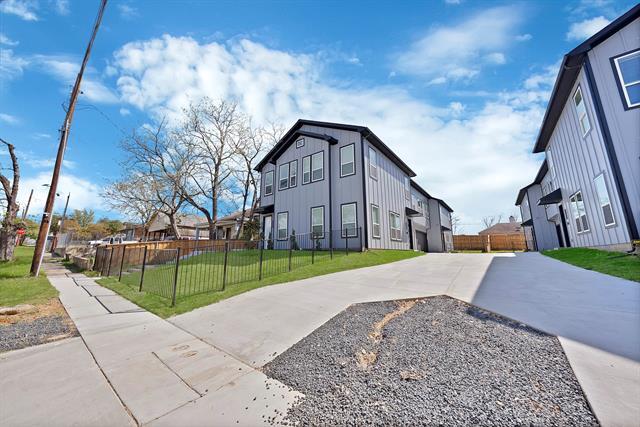 Building Photo - 308 E 7th St