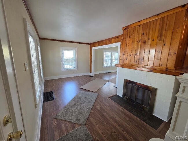 Foto del edificio - 210 N Midler Ave