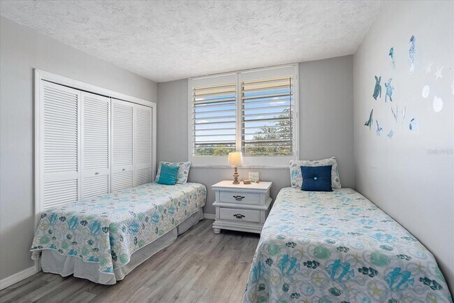 Foto del edificio - 7461 W Country Club Dr N
