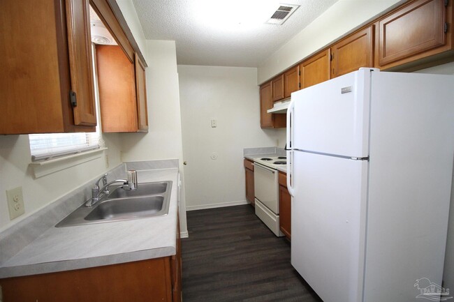 Foto del edificio - 420 Oak Knoll Ln