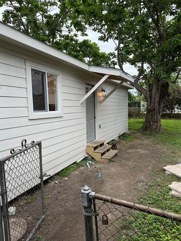 Foto principal - 820 Bennington St