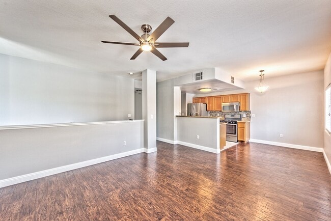 Building Photo - 7701 W Robindale Rd