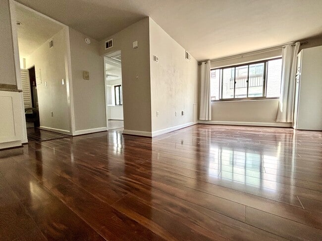 Living /Dining - 2602 Tunlaw Rd NW