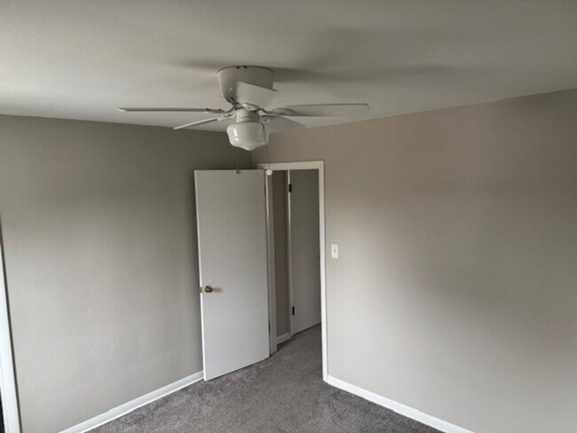 Foto del edificio - 18006 Wentworth Ave