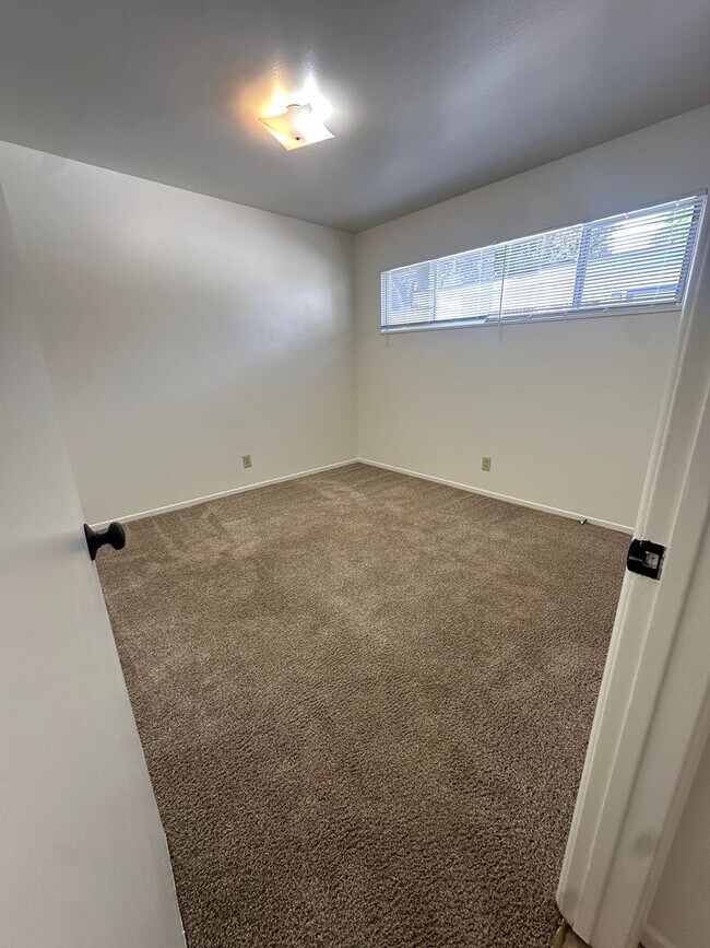 Foto del edificio - 119-119 W Locust Ave