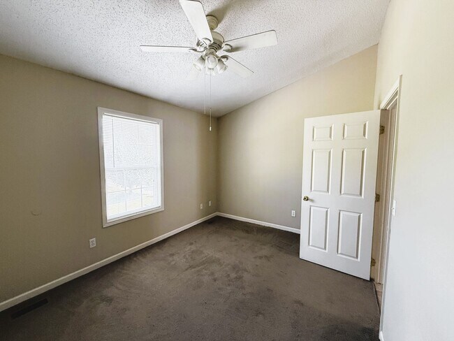 Foto del interior - Laurel Brook Community