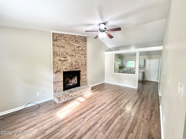 Building Photo - 110 Hickory Grove Dr