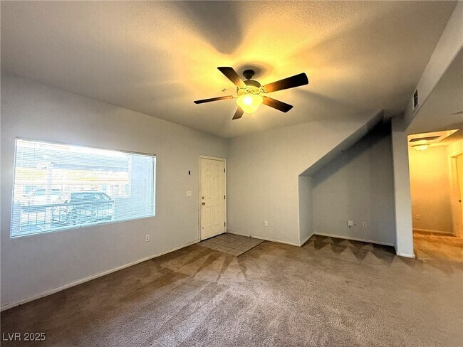 Foto del edificio - 7701 W Robindale Rd